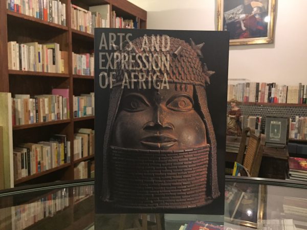 ARTS AND EXPRESSION OF AFRICA アフリカの彫刻 ｜ アフリカンアート・ミュージアム ｜ 工芸・図録