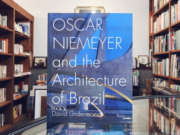 オスカー・ニーマイヤー OSCAR NIEMEYER and the Architecture of Brazil ｜ 建築書