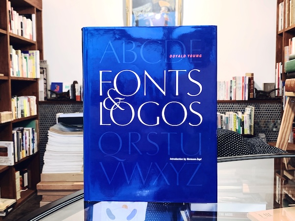 Fonts & Logos: Font Analysis, Logotype Design, Typography, Type Comparison, and History ｜ 1999年・DELPHI PRESS ｜ タイポグラフィ・ロゴデザイン