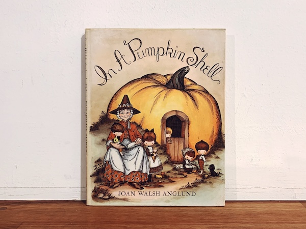 ジョーン・ウォルシュ・アングランドの絵本　JOAN WALSH ANGLUND: In A Pumpkin Shell　A MOTHER GOOS A B C ｜ 1961・Collins ｜ 海外絵本